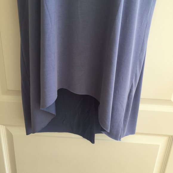 Short sleeve Back Split Top - Picture 2 of 7